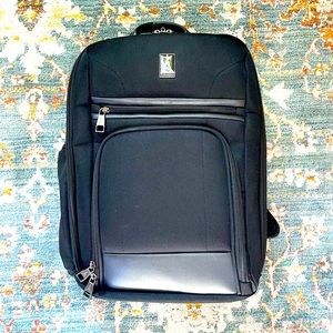 Travelpro Black Laptop Backpack padded straps,excellent pre-owned condition
